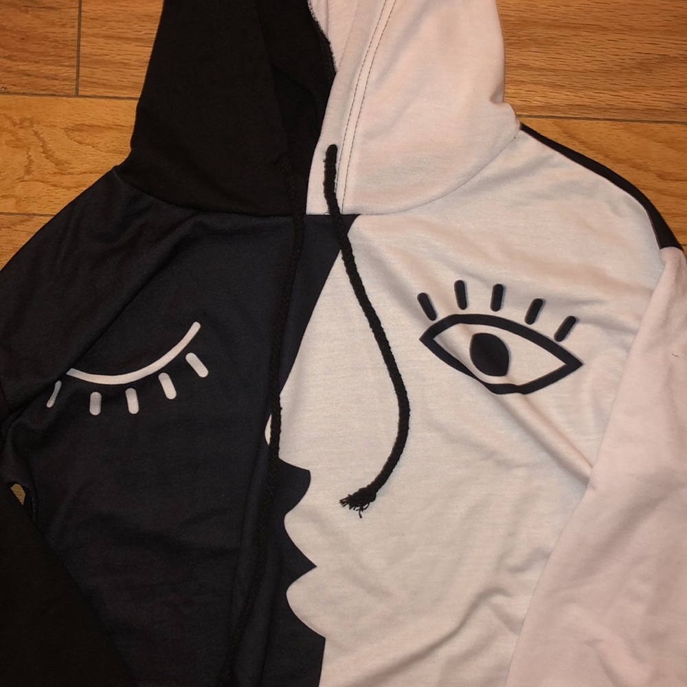 Cropped Hooded Shirt - Picture 2 of 3